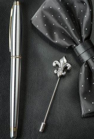 Pin Fleur de Lis Silver