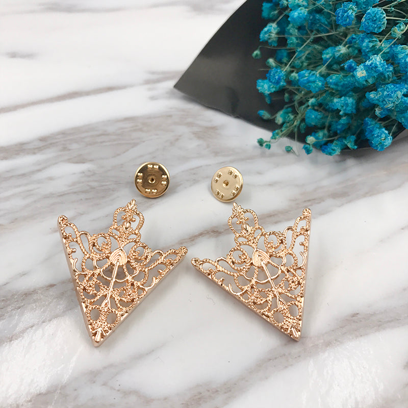 Collar Pin Triangle Gold